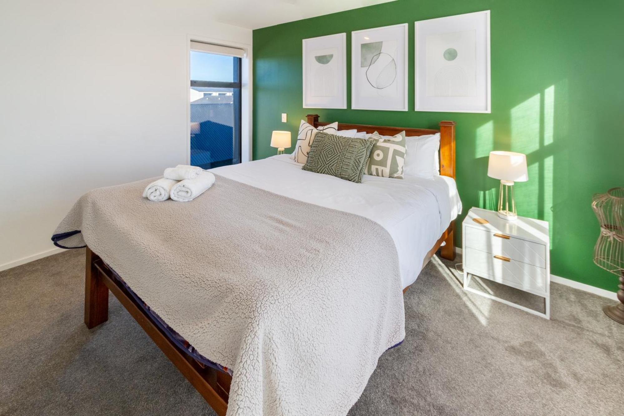 Gorgeous In Green - 2 Bed Central Oasis W/King Bed Christchurch Exteriör bild