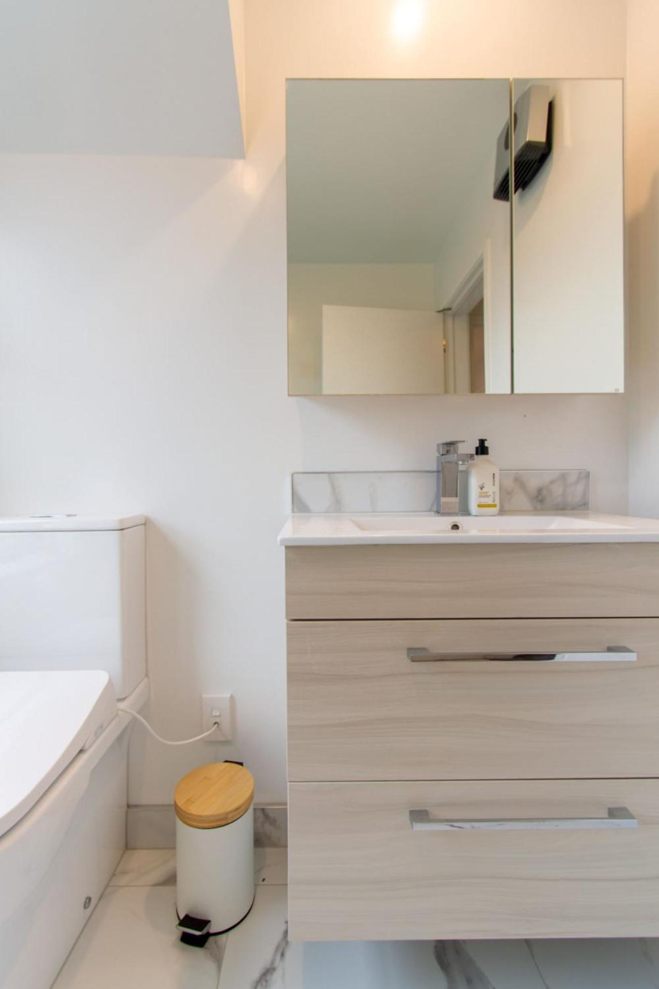 Gorgeous In Green - 2 Bed Central Oasis W/King Bed Christchurch Exteriör bild