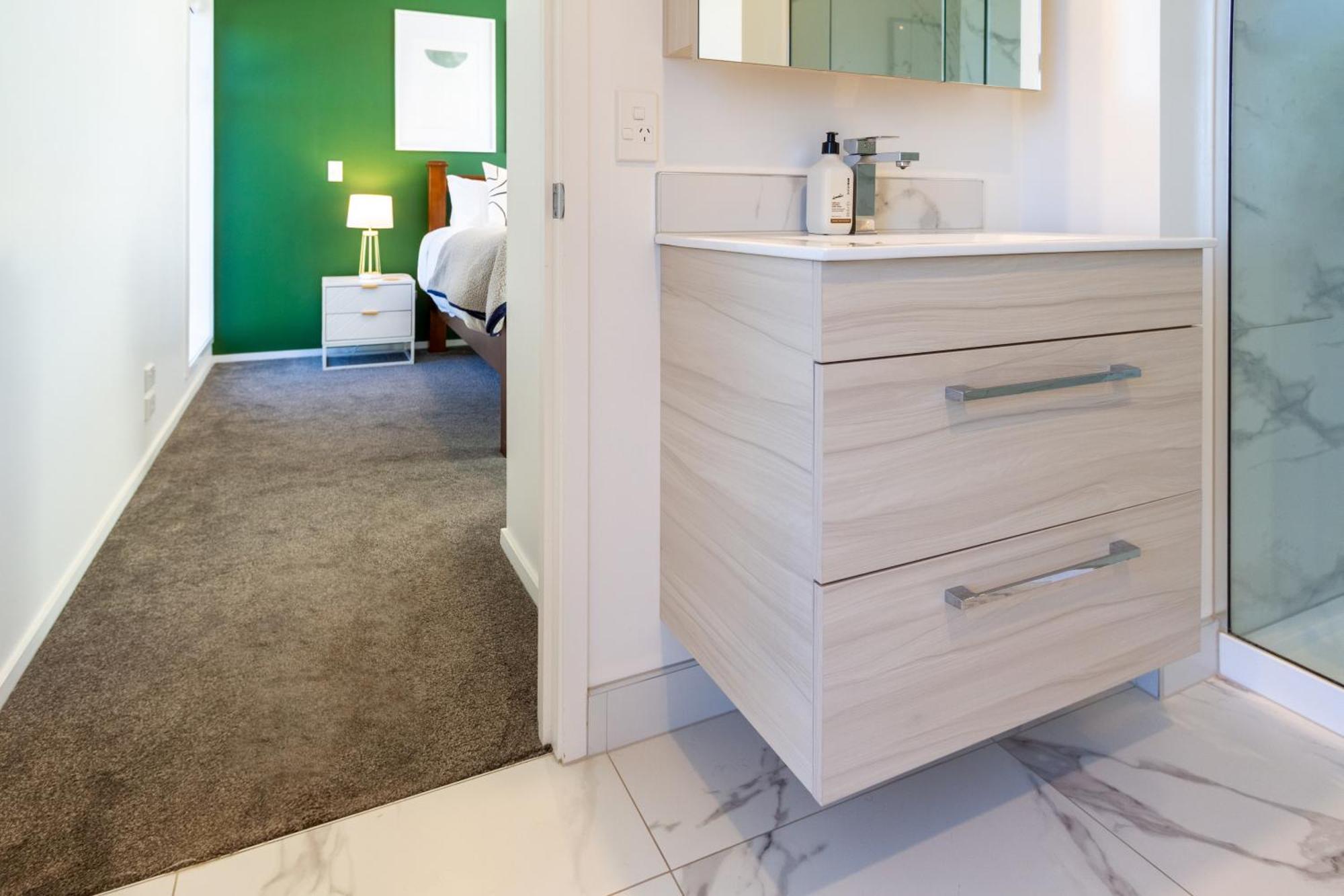 Gorgeous In Green - 2 Bed Central Oasis W/King Bed Christchurch Exteriör bild