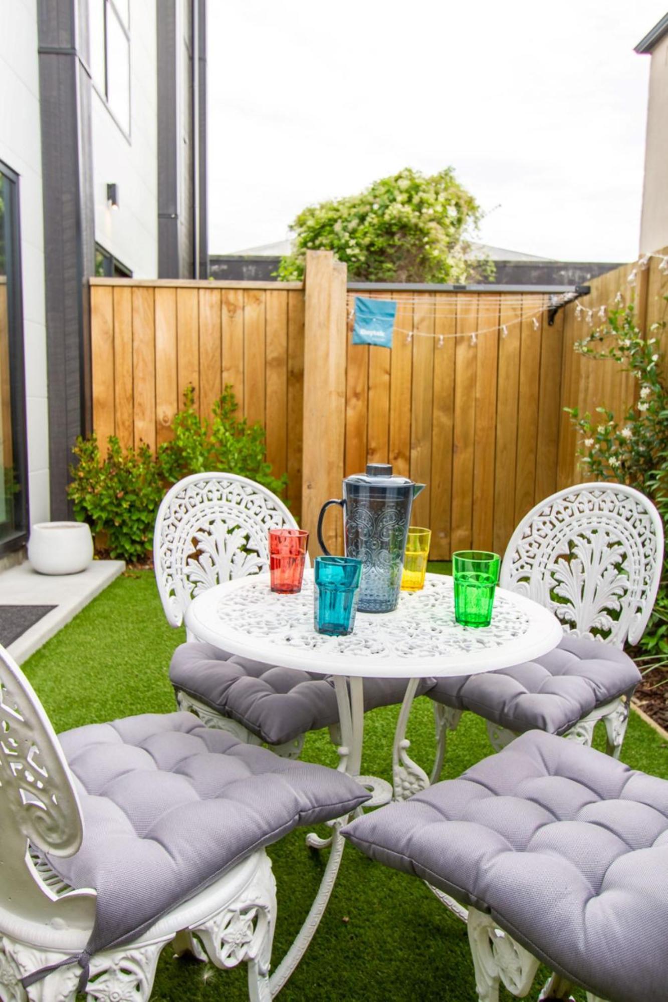 Gorgeous In Green - 2 Bed Central Oasis W/King Bed Christchurch Exteriör bild