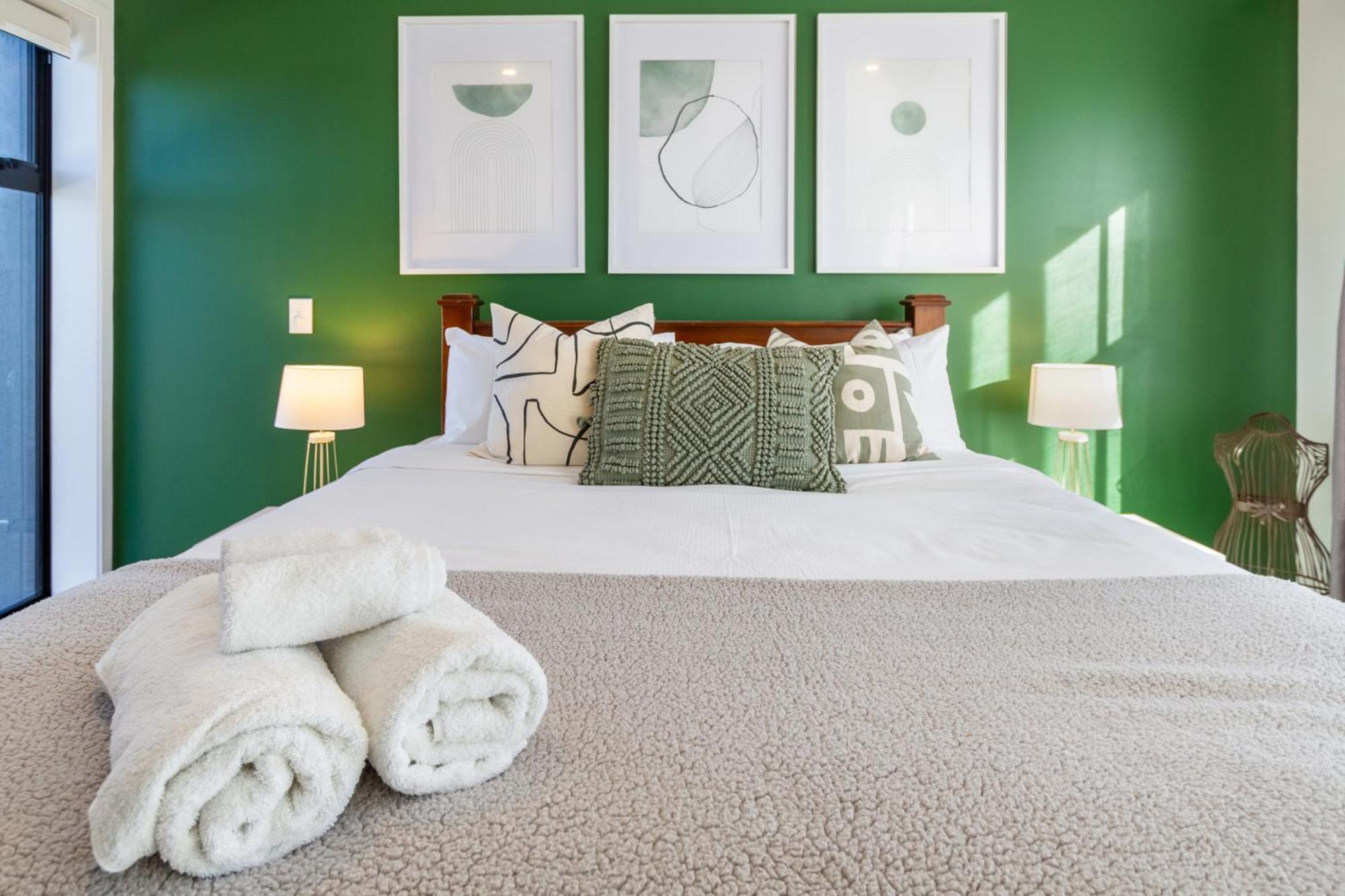 Gorgeous In Green - 2 Bed Central Oasis W/King Bed Christchurch Exteriör bild